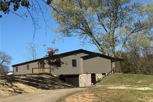 185 Kistler Dr, Washington Township, PA 15632 - Photo 1