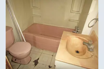 7343 Burton St, Pittsburgh, PA 15218 - Photo 6