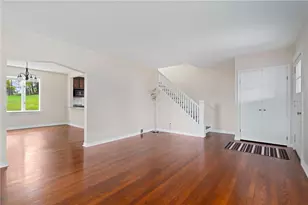 101 Sunset Dr, Ross Twp, PA 15237 - Photo 4