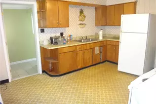 916 Coal St, Luzerne Township, PA 15475 - Photo 4