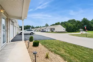 498 Sunview Cir, Derry Township, PA 15650 - Photo 20