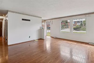 5021 Elmwood Dr, Pittsburgh, PA 15227 - Photo 34