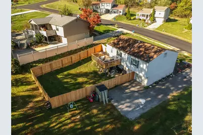 3293 Bradbury Dr, Hopewell Township, PA 15001 - Photo 8