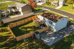 3293 Bradbury Dr, Hopewell Township, PA 15001 - Photo 8