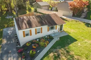 3293 Bradbury Dr, Hopewell Township, PA 15001 - Photo 4