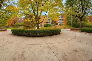 5825 Fifth Ave, Pittsburgh, PA 15232 - Photo 2