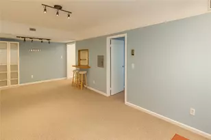 5825 Fifth Ave, Pittsburgh, PA 15232 - Photo 6