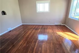 223 Emerson Ave, Farrell, PA 16121 - Photo 6