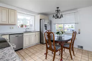 348 Bryant Dr, Pittsburgh, PA 15235 - Photo 8