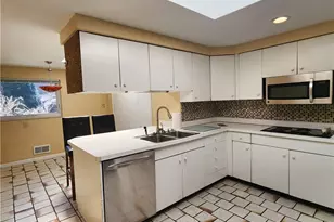 2417 Marbury Rd, Pittsburgh, PA 15221 - Photo 10