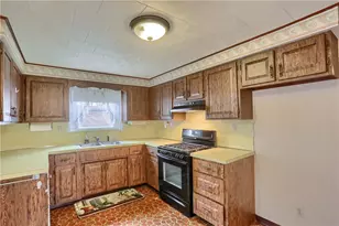 306 E Hazen Ave, Ellport, PA 16117 - Photo 20