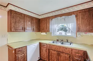 306 E Hazen Ave, Ellport, PA 16117 - Photo 22