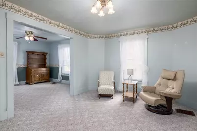 1135 W Chestnut St, Washington, PA 15301 - Photo 2