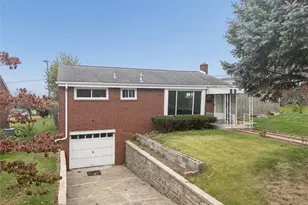 434 Macassar Dr, Pittsburgh, PA 15236 - Photo 2