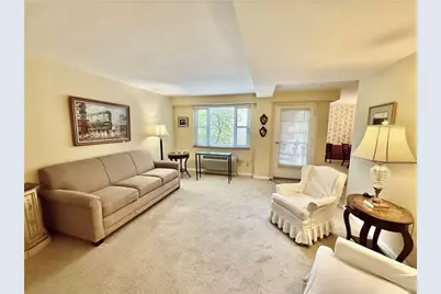 4601 Fifth Avenue #521, Pittsburgh, PA 15213 - Photo 2