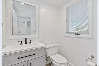 100 Saint Tropez Cir, Patterson Heights, PA 15010 - Photo 16