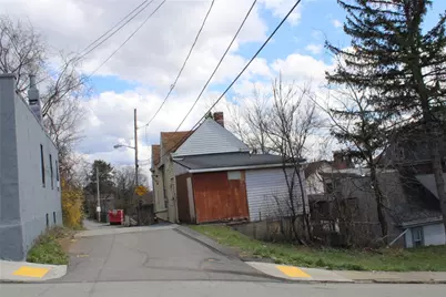 2206 Elsie St, Pittsburgh, PA 15210 - Photo 10