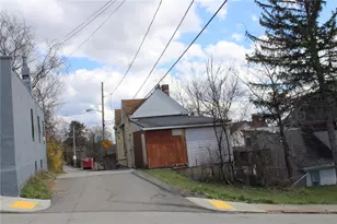 2206 Elsie St, Pittsburgh, PA 15210 - Photo 10