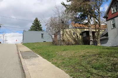 2206 Elsie St, Pittsburgh, PA 15210 - Photo 8