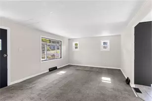 2206 Carolyn St, Hermitage, PA 16148 - Photo 10