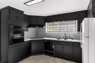 2206 Carolyn St, Hermitage, PA 16148 - Photo 12