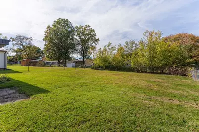 2206 Carolyn St, Hermitage, PA 16148 - Photo 4