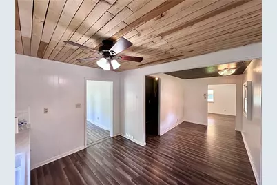 1920 Robinwood St, Union Township, PA 16101 - Photo 4