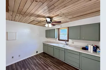 1920 Robinwood St, Union Township, PA 16101 - Photo 6