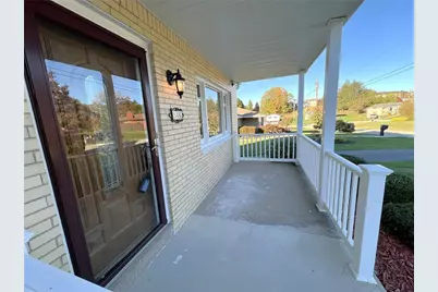 516 Hemlock Street, Hempfield Township, PA 15601 - Photo 4