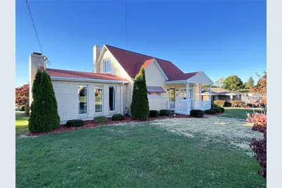 516 Hemlock Street, Hempfield Township, PA 15601 - Photo 2