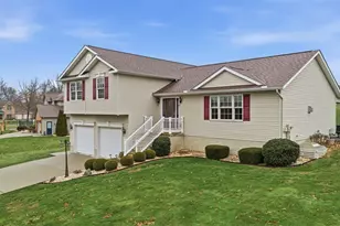 127 Alana Dr, Saxonburg Boro, PA 16056 - Photo 2