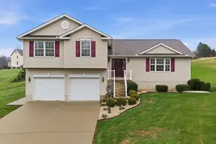 127 Alana Dr, Saxonburg Boro, PA 16056 - Photo 1