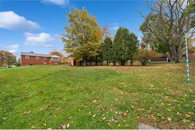 632 Penn Dr, Level Green, PA 15085 - Photo 34