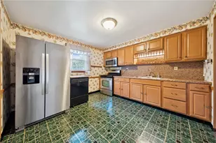 632 Penn Dr, Level Green, PA 15085 - Photo 6