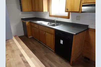 230 N Vine St, New Castle, PA 16101 - Photo 2