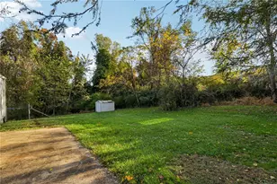 970 Pamela Dr, Lower Burrell, PA 15068 - Photo 12