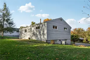 970 Pamela Dr, Lower Burrell, PA 15068 - Photo 14