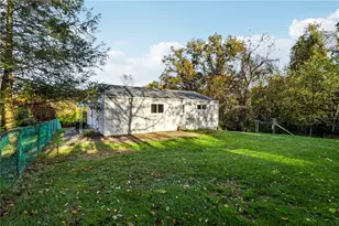 970 Pamela Dr, Lower Burrell, PA 15068 - Photo 10