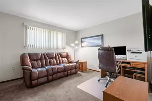 109 Sunset Ln, Center Township, PA 15001 - Photo 8