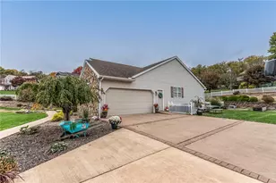 2024 Lexington Dr, Dunbar Township, PA 15425 - Photo 14