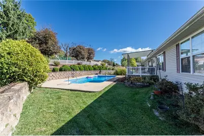 2024 Lexington Dr, Dunbar Township, PA 15425 - Photo 4