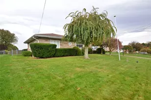 986 Ridge Rd, Harmony Township, PA 15003 - Photo 2