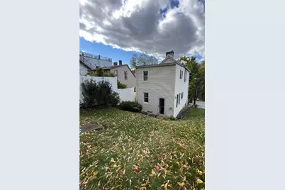 407 Clarence St, Pittsburgh, PA 15211 - Photo 14