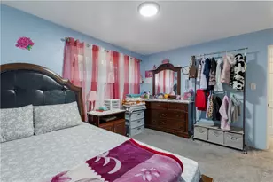 263 Robinhood Rd, Green Tree, PA 15220 - Photo 20