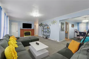 263 Robinhood Rd, Green Tree, PA 15220 - Photo 16