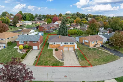 263 Robinhood Rd, Green Tree, PA 15220 - Photo 2