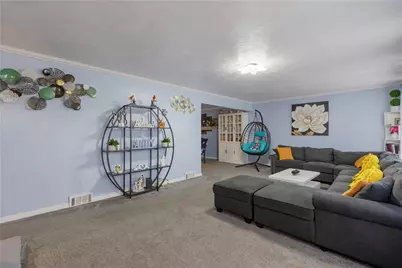 263 Robinhood Rd, Green Tree, PA 15220 - Photo 6