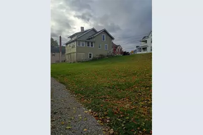 501 College Ave, Grove City Boro, PA 16127 - Photo 2