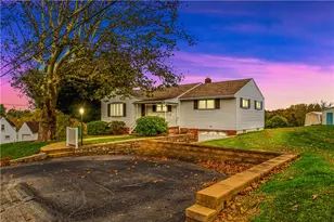 130 Larkspur Cir, Mount Pleasant Township, PA 15666 - Photo 2