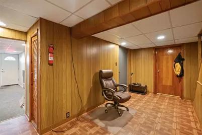 100 Longvue Dr, Ross Twp, PA 15237 - Photo 18